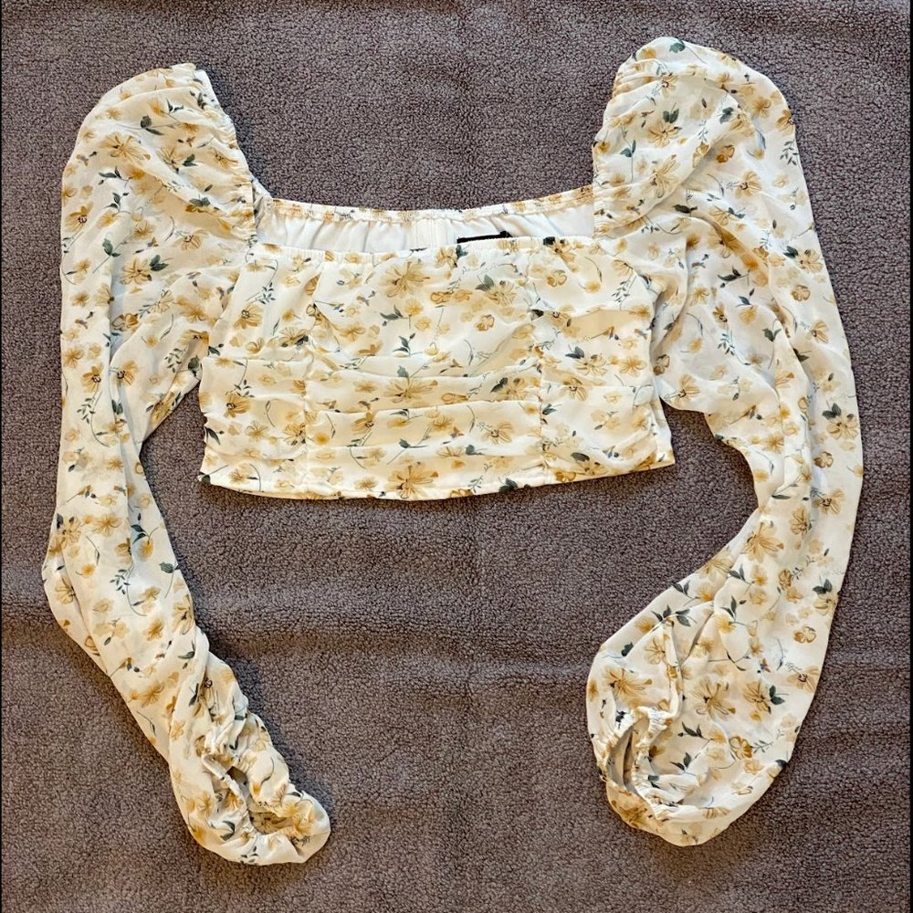 BOOHOO Cropped Floral Blouse